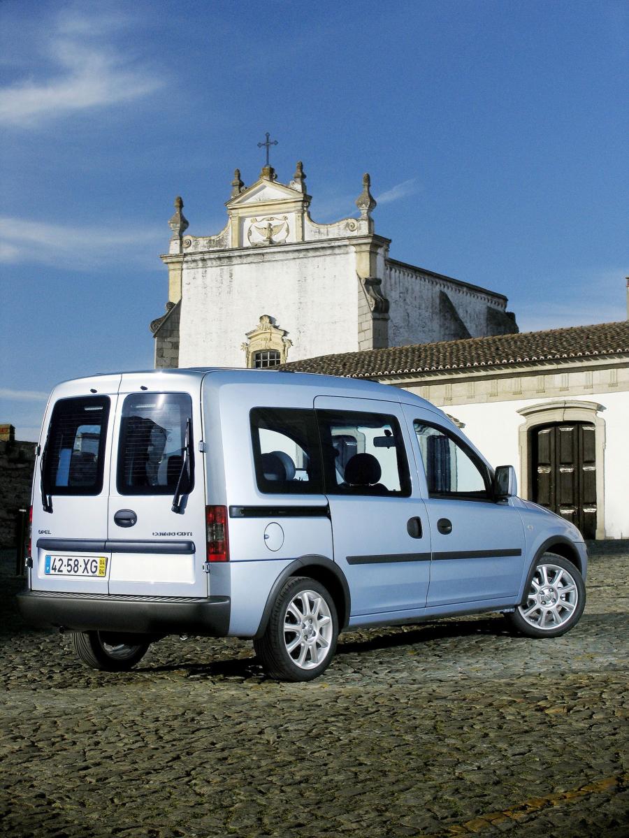  Opel Combo 2001 года  (фото 22 из 70)